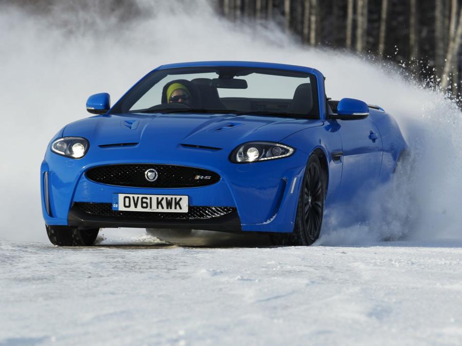  Jaguar XKR-S Convertible 2011 года  (UK) (фото 6 из 16)